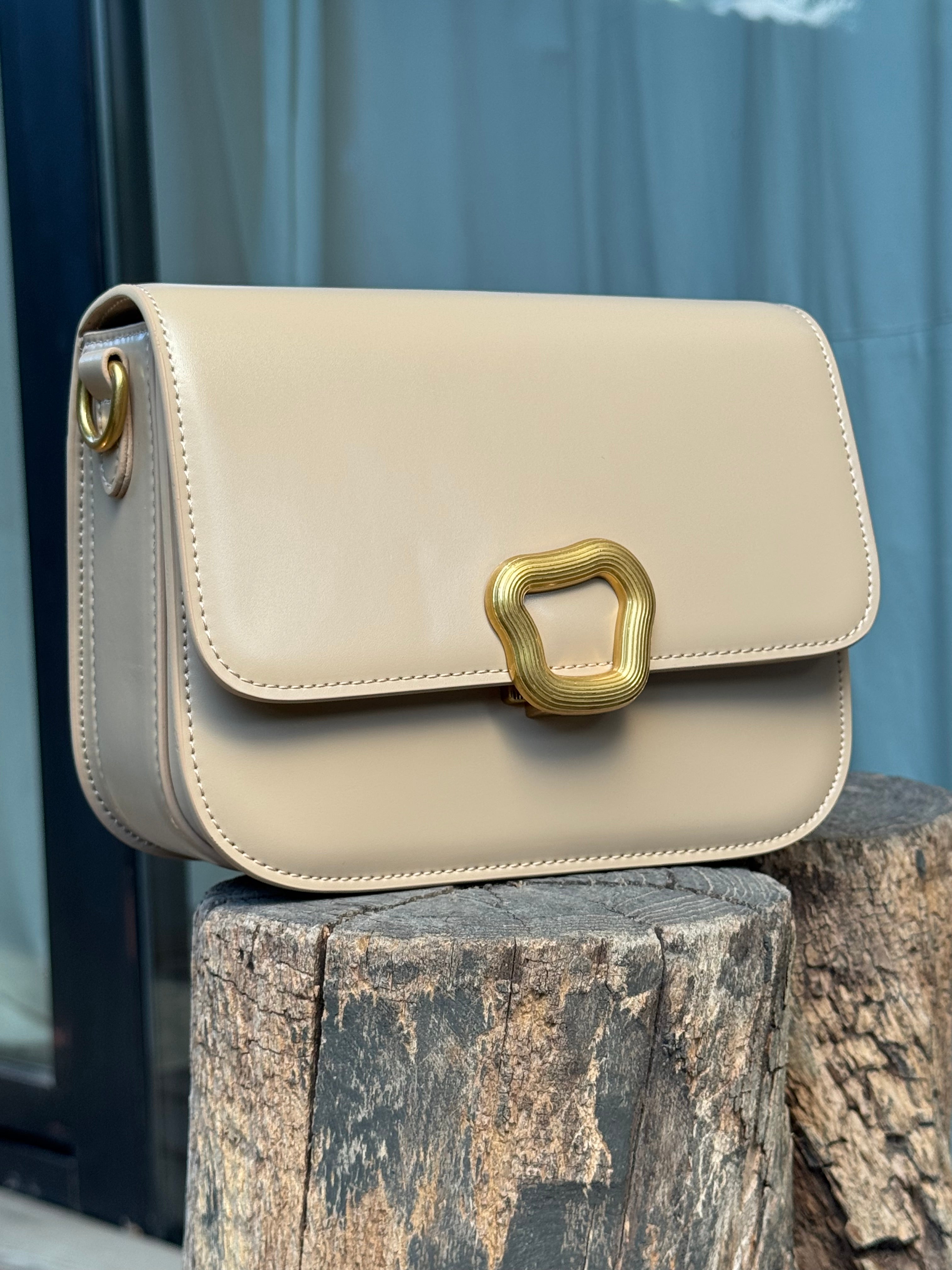 Geanta  Léa din piele naturală- crossbody compact