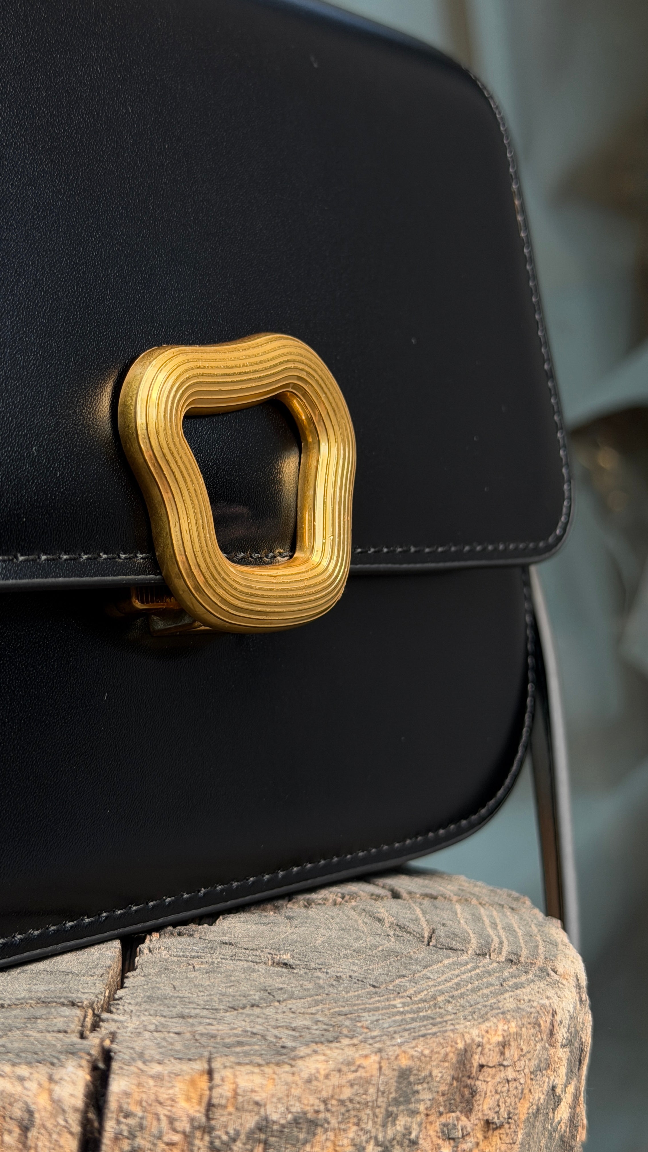 Geanta  Léa din piele naturală- crossbody compact
