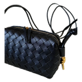 Geanta Margot crossbody, de tip camera bag, din piele naturală împletită